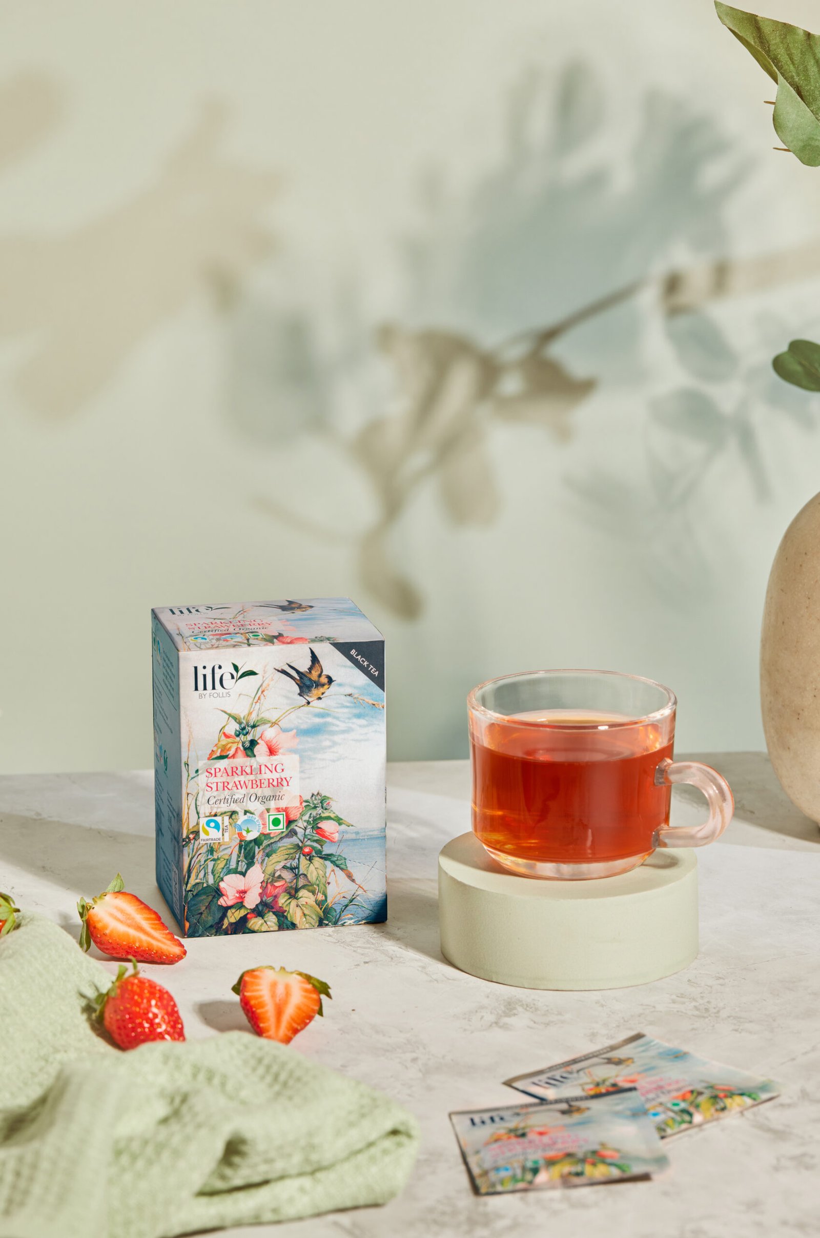 Sparkling Strawberry Black Tea - Image 4